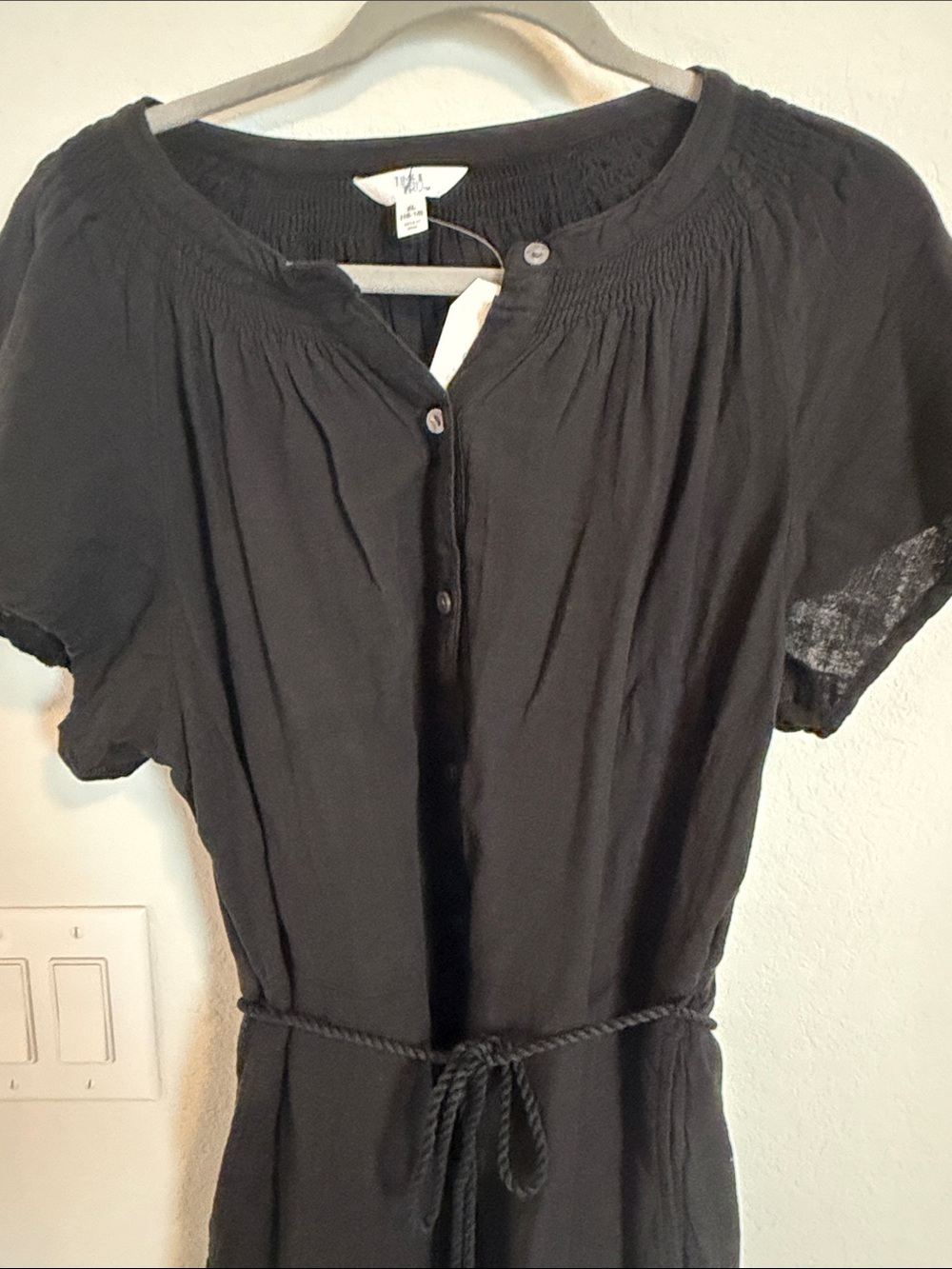Time and Tru Black Short-Sleeve Gauze Midi Dress with Waist Tie - Picture 3 of 7